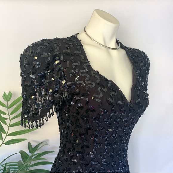 g l a m :: Vintage Glamorous Sequin Beaded Gatsby Dress - Picture 8 of 15